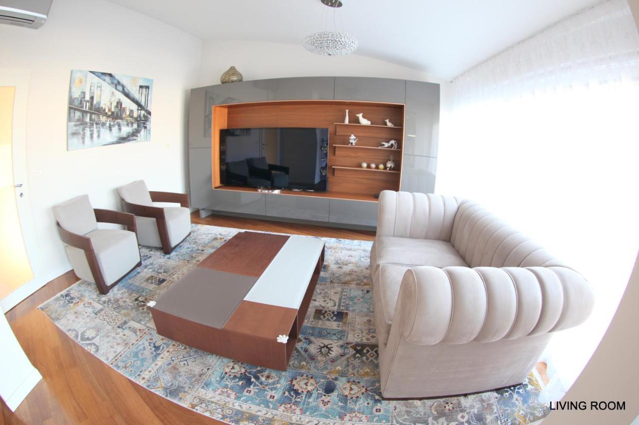 Luxury Marina View Apartment Izola Esterno foto